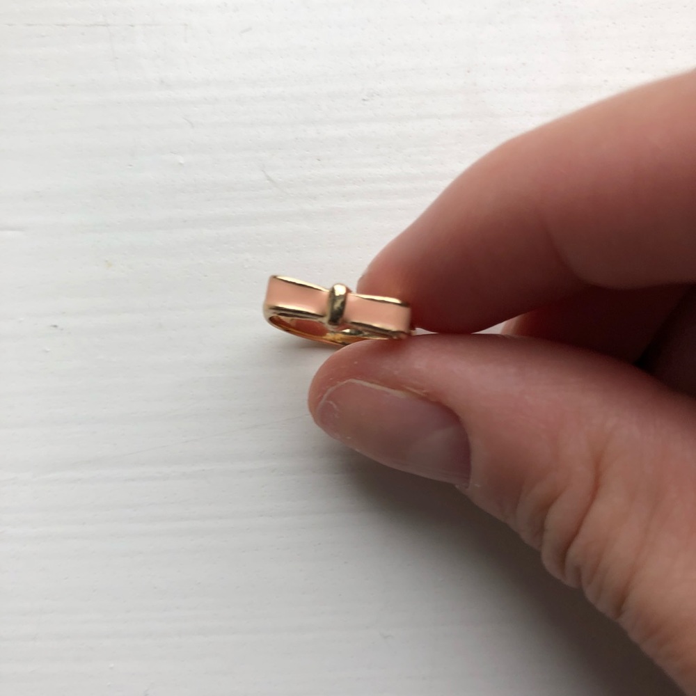 Vintage chic gold & blush pink bow knuckle ring - Picture 3 of 6